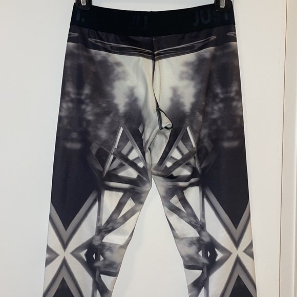 Nike Work out tights Dry-Fit size XSMALL (worn once) Burning Man Vibes - Picture 6 of 10